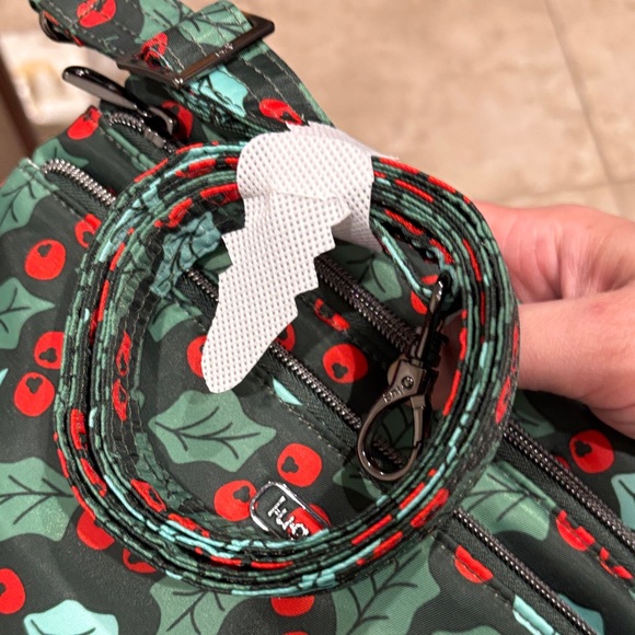 Lug Crossbody - Picture 5 of 7